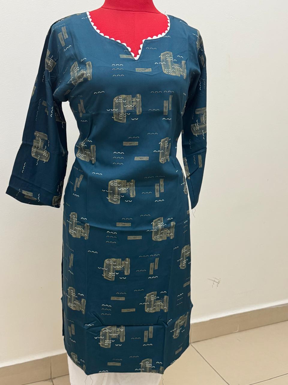 UV NECK WITH LACE